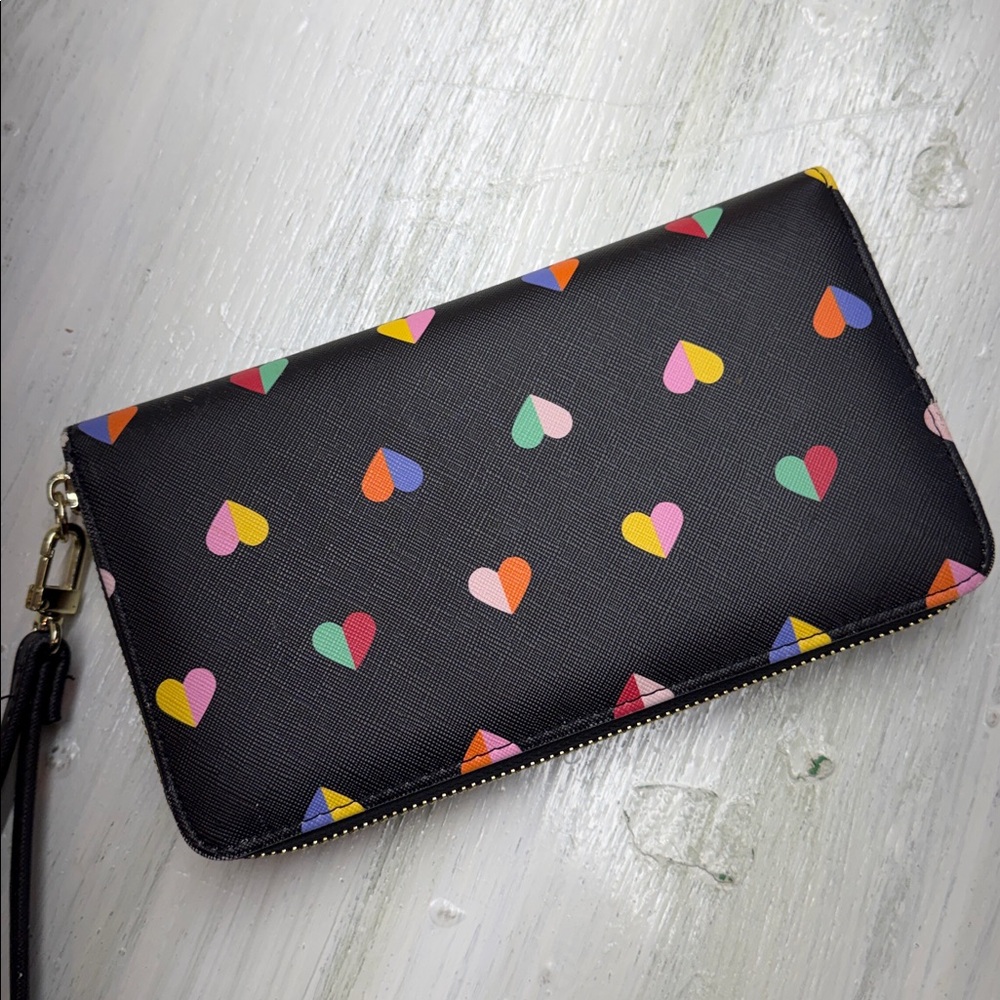 💚5/$25 SALE!💚 Betsy Johnson Rainbow Hearts on Black Faux Leather Zip Up Wallet - Picture 6 of 14